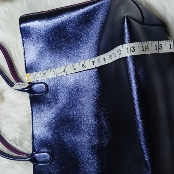 NWT Bath & Body Works large blue tote,  with small glitter pouch that zips - Picture 8 of 8